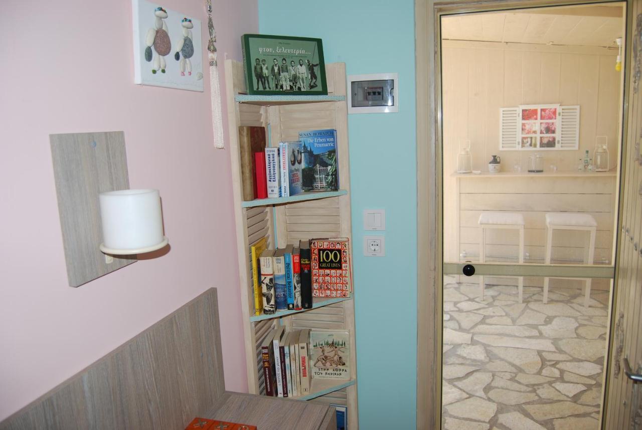Luxury Traditional Room The Small Bookstore Kastro-Kyllini Zewnętrze zdjęcie